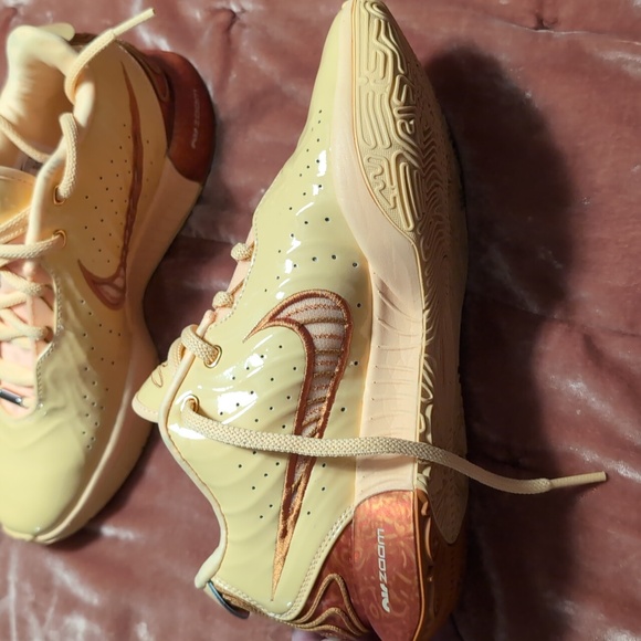 LeBron XXI Nike Basketball Melon Sneakers - Picture 4 of 10